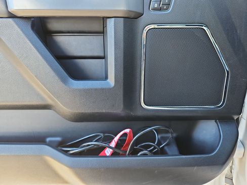 Used 2018 Ford F150 Platinum w/ Equipment Group 701A Luxury image 13