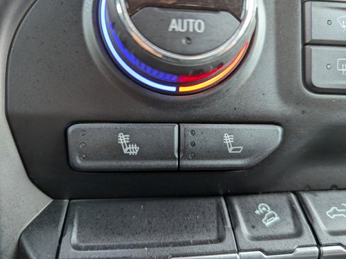 Used 2021 Chevrolet Silverado 1500 LT Trail Boss w/ Bed Protection Package image 31