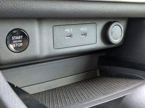 Used 2025 Nissan Rogue SV image 25