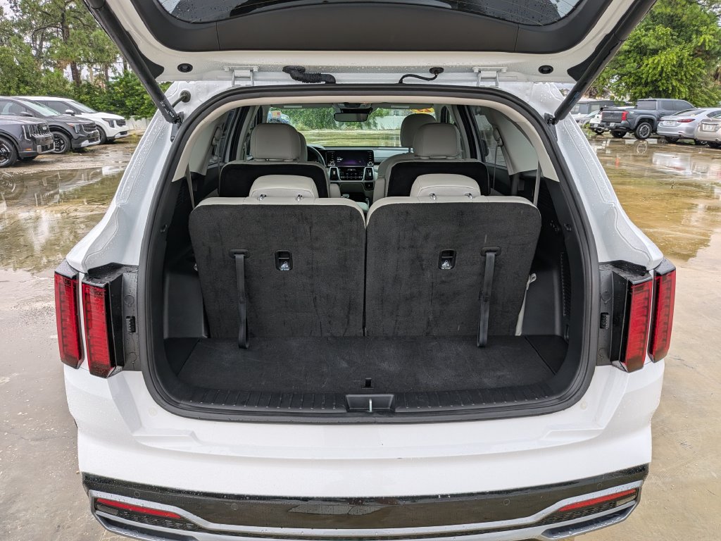Certified 2023 Kia Sorento EX FWD image 13