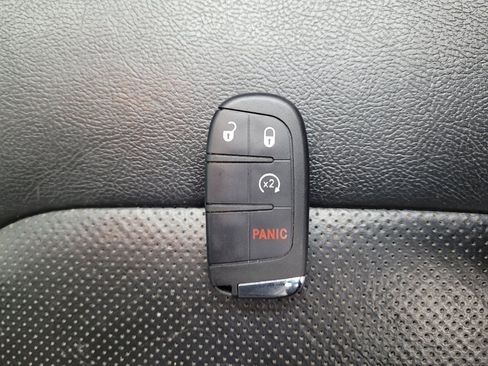 Used 2020 Jeep Compass Limited FWD image 32