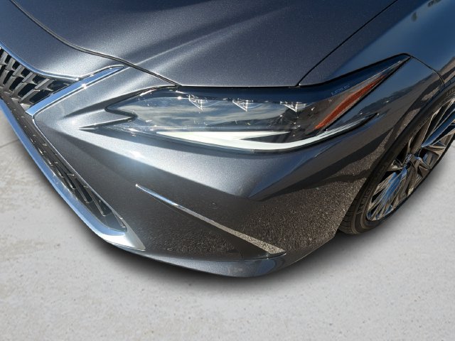 Used 2024 Lexus ES 300h Ultra Luxury w/ Accessory Package (Z2) FWD image 27