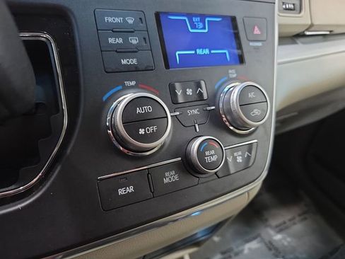 Used 2016 Toyota Sienna LE image 22
