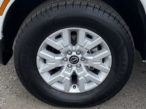 Certified 2023 Nissan Frontier SV RWD image 8