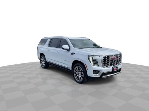 New 2026 GMC Yukon XL Denali w/ Denali Reserve Package image 2