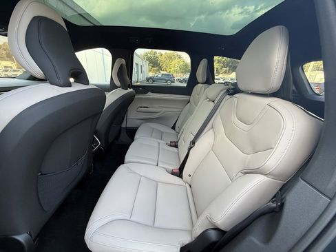 Used 2025 Volvo EX90 Ultra image 5