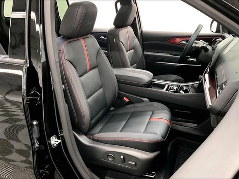 Used 2025 Chevrolet Traverse RS w/ LPO, Floor Liner Package AWD/4WD image 7