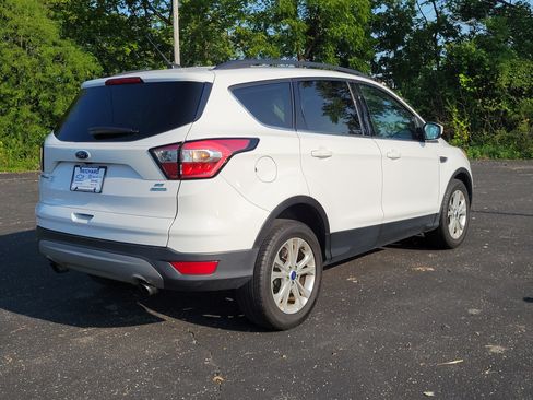 Used 2018 Ford Escape SE FWD image 4
