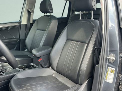 Certified 2023 Volkswagen Tiguan SE w/ Panoramic Sunroof Package FWD image 30