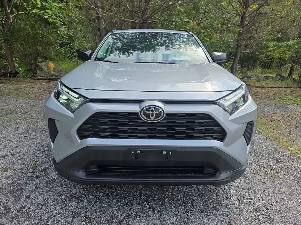 Used 2025 Toyota RAV4 LE AWD/4WD image 2