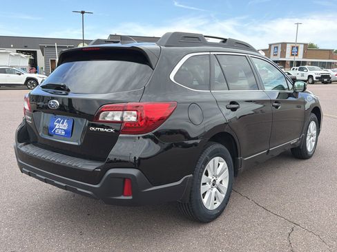 Used 2019 Subaru Outback 2.5i Premium w/ Popular Package #2 AWD/4WD image 13