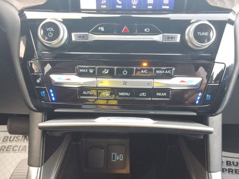 Used 2022 Ford Explorer Platinum w/ Equipment Group 601A image 18