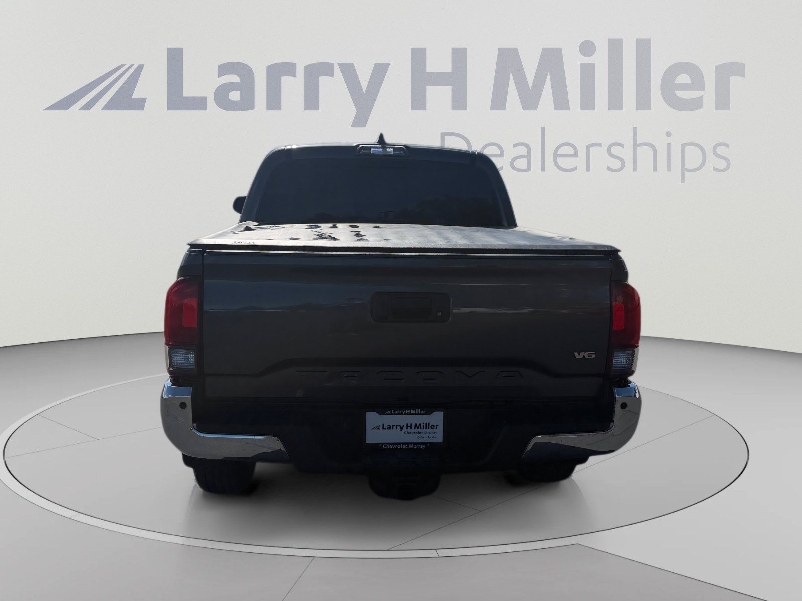Used 2021 Toyota Tacoma SR5 RWD image 4