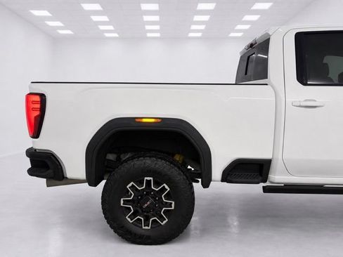 Used 2025 GMC Sierra 2500 AT4X AWD/4WD image 5