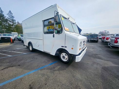 Used 2014 Ford E-350 and Econoline 350 Super Duty w/ A/C Prep Package image 6