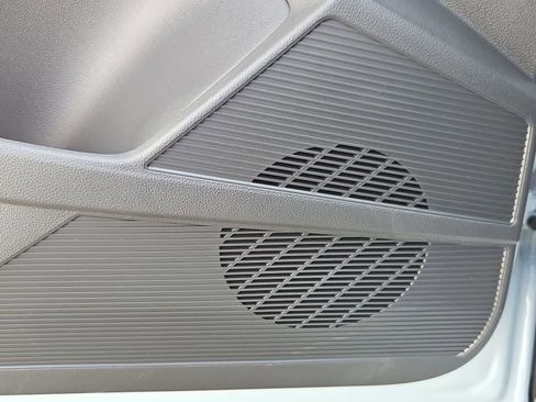 New 2026 Volkswagen Taos SE FWD image 30