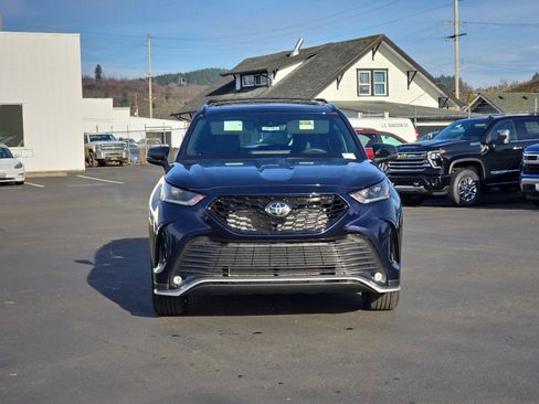 New 2026 Toyota Highlander XSE image 3