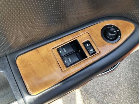 Used 2014 Dodge Challenger R/T image 12