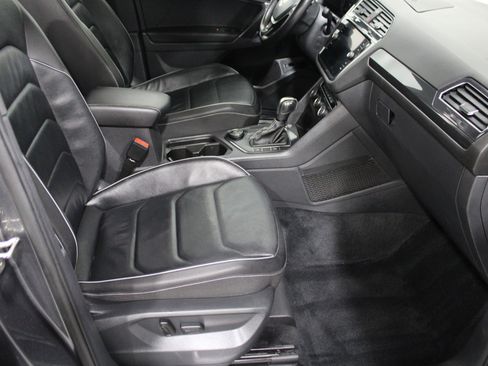 Used 2021 Volkswagen Tiguan SEL Premium R-Line image 26
