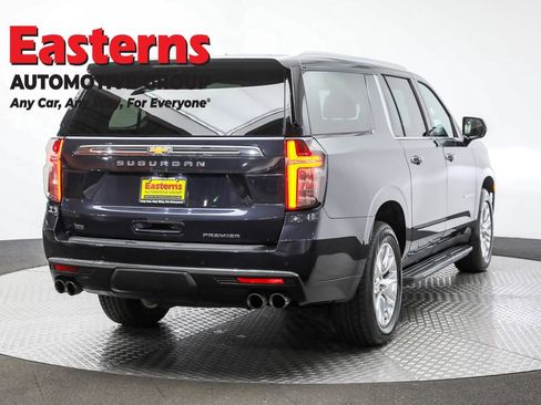 Used 2023 Chevrolet Suburban Premier image 5
