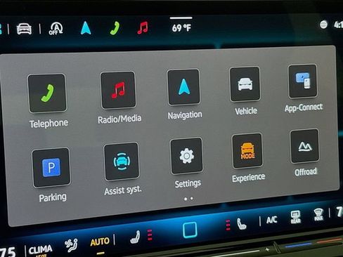 New 2025 Volkswagen Tiguan SE R-Line image 15