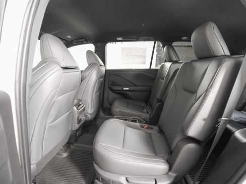 Certified 2023 Lexus RX 350 w/ Cold Area Package image 10