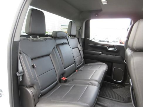Certified 2022 GMC Sierra 1500 SLT w/ SLT Premium Package AWD/4WD image 24