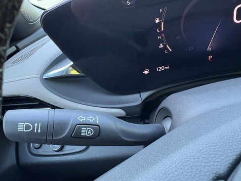 New 2025 Buick Envista Avenir FWD image 14