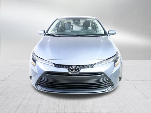 Used 2023 Toyota Corolla LE image 2