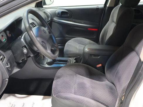 Used 2004 Dodge Intrepid SE image 9