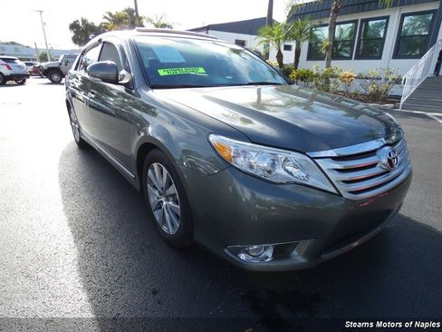 Used 2011 Toyota Avalon Limited image 1