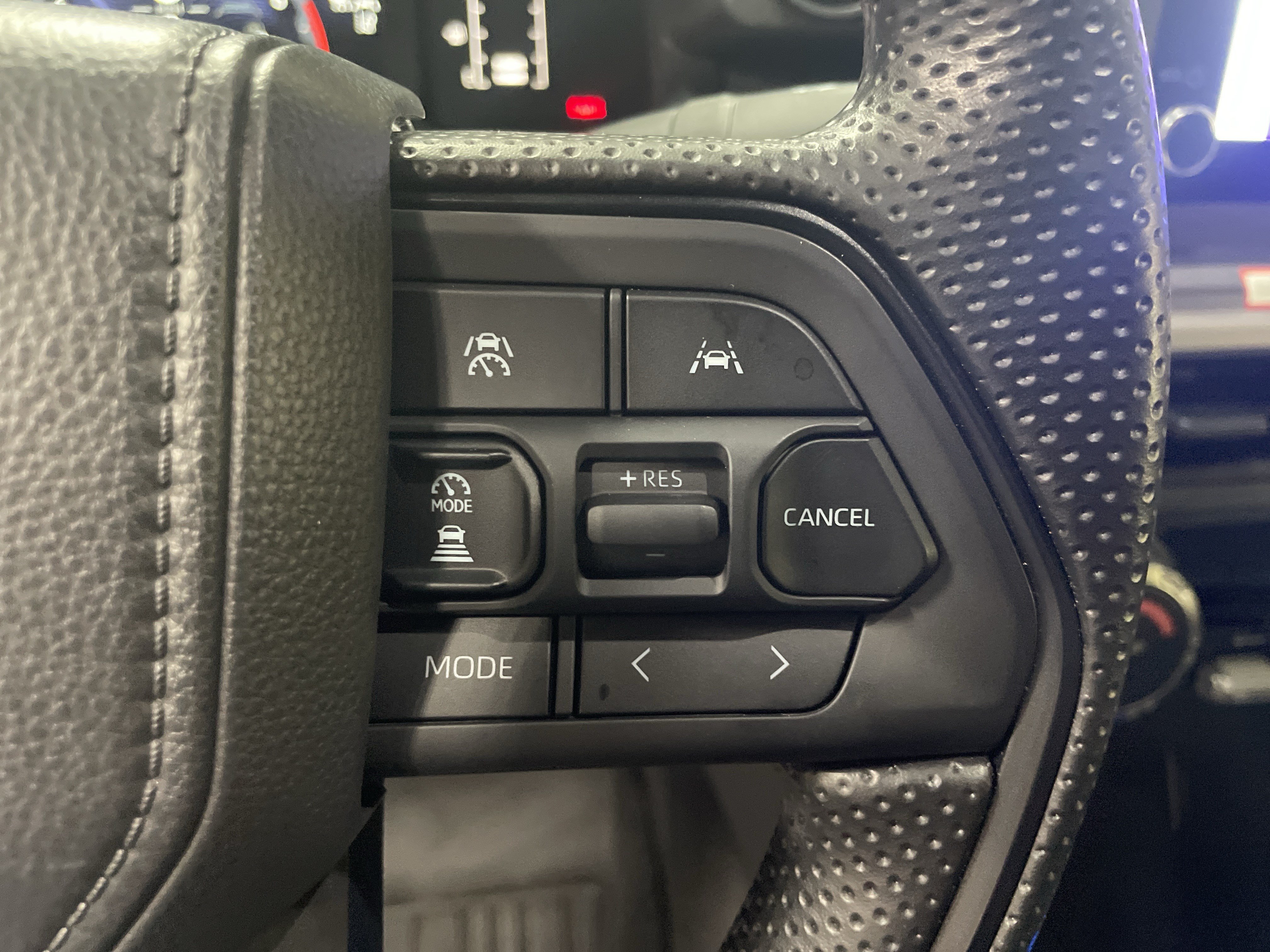 Used 2025 Toyota Tacoma SR5 AWD/4WD image 20