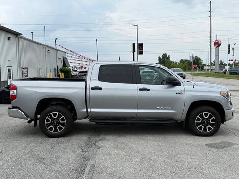 Used 2018 Toyota Tundra SR5 w/ TRD Off Road Package AWD/4WD image 9