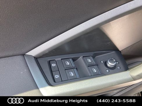 Used 2025 Audi Q3 2.0T Premium image 14