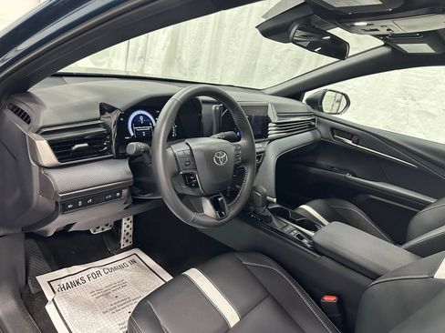 Used 2026 Toyota Camry SE FWD image 15