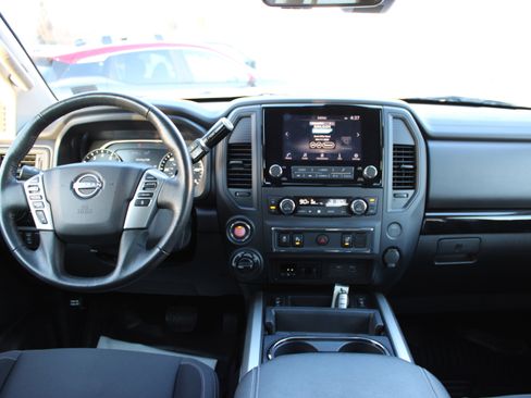 Certified 2024 Nissan Titan SV w/ SV Convenience Package image 17