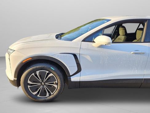 New 2025 Chevrolet Blazer EV LT image 21