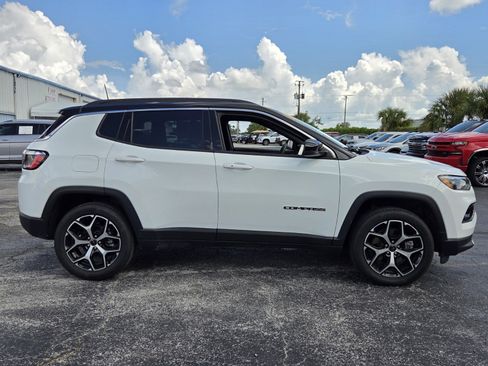 Used 2025 Jeep Compass Limited AWD/4WD image 6