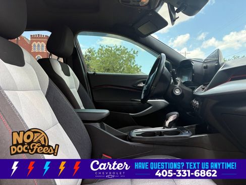 Used 2024 Chevrolet Trax RS w/ Sunroof Package FWD image 17