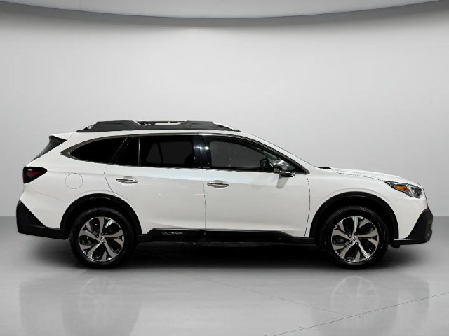 Used 2020 Subaru Outback Touring AWD/4WD image 2