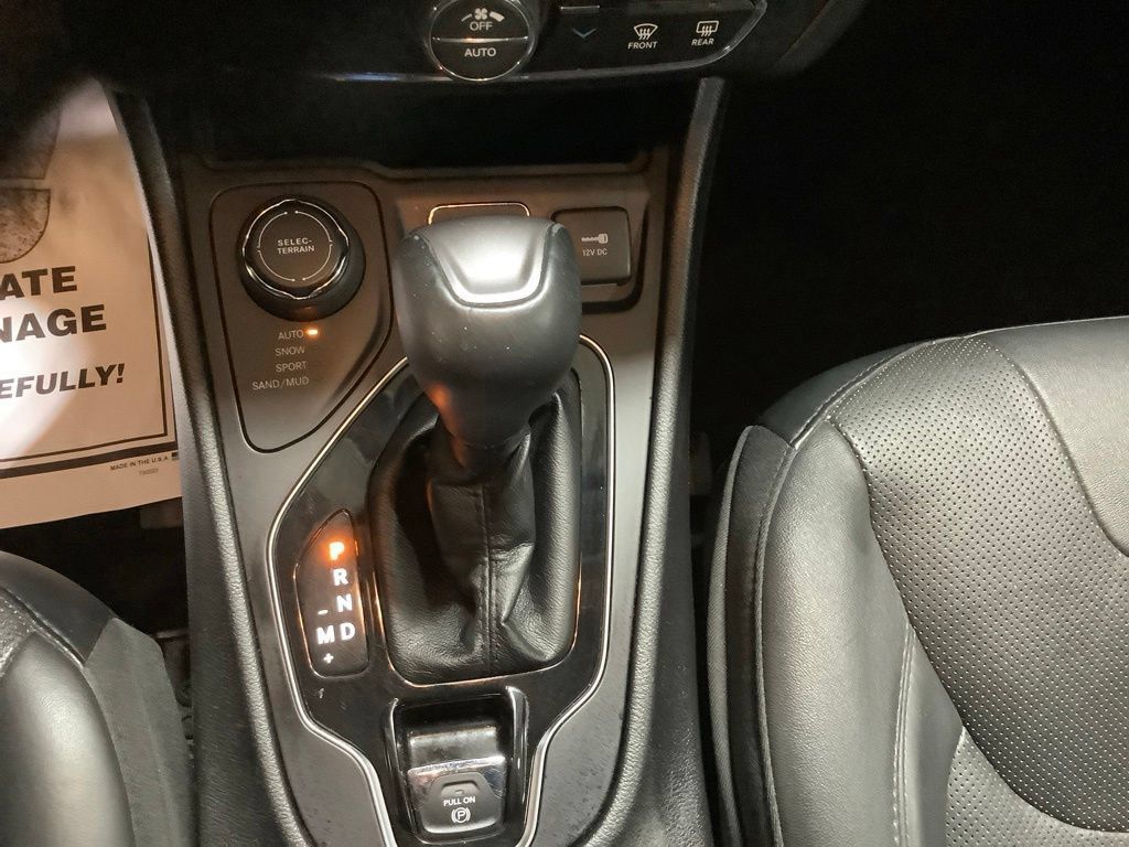Used 2019 Jeep Cherokee Limited AWD/4WD image 31