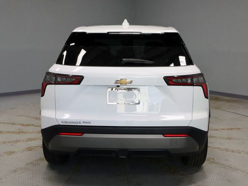 Used 2025 Chevrolet Equinox LT AWD/4WD image 12
