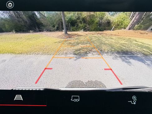 Used 2024 GMC Canyon Elevation w/ Trailering Package image 26