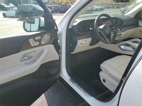 Used 2024 Mercedes-Benz GLE 450 4MATIC image 12