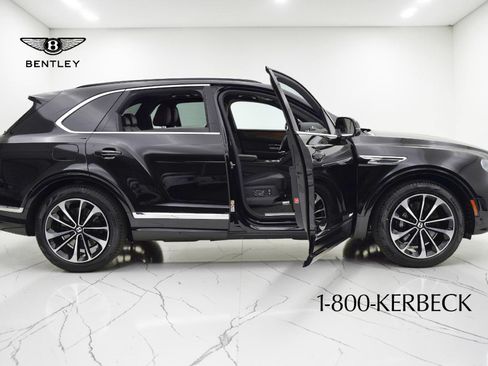 Certified 2021 Bentley Bentayga Plug-In Hybrid AWD/4WD image 6