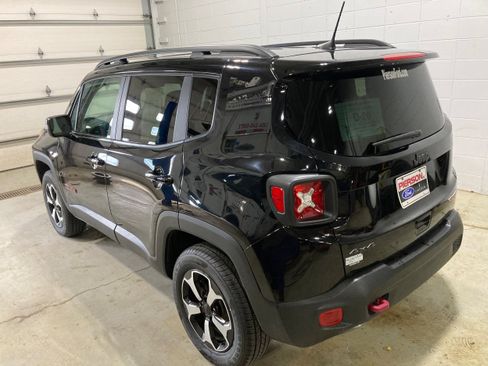 Used 2019 Jeep Renegade Trailhawk w/ Cold Weather Group II AWD/4WD image 14