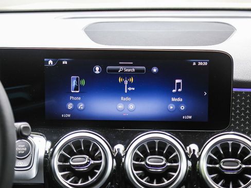 New 2026 Mercedes-Benz GLB 250 image 12
