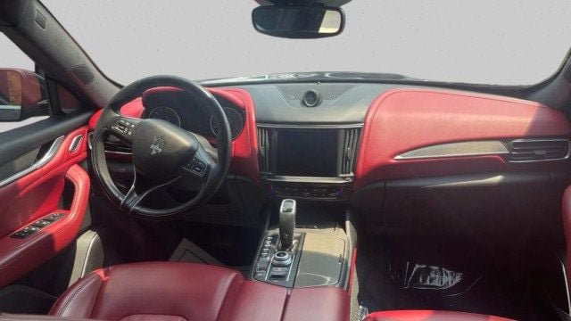 Used 2023 Maserati Levante GT AWD/4WD image 10