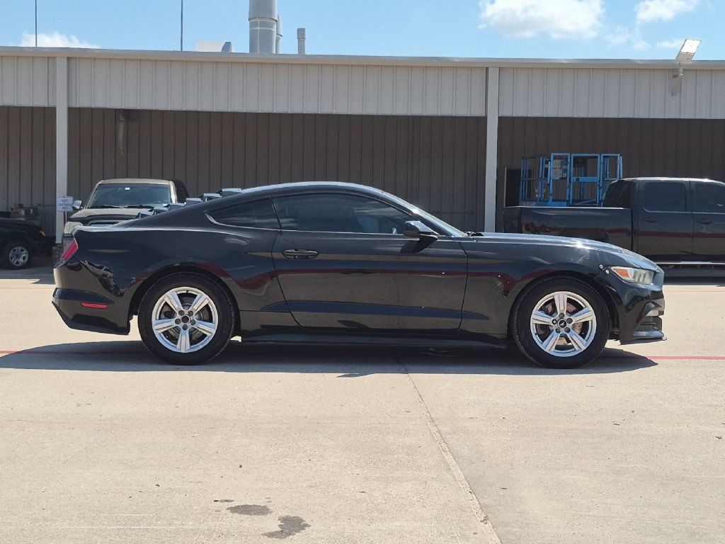 Used 2017 Ford Mustang Coupe RWD image 7