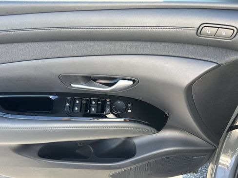 Used 2025 Hyundai Tucson Limited AWD/4WD image 10